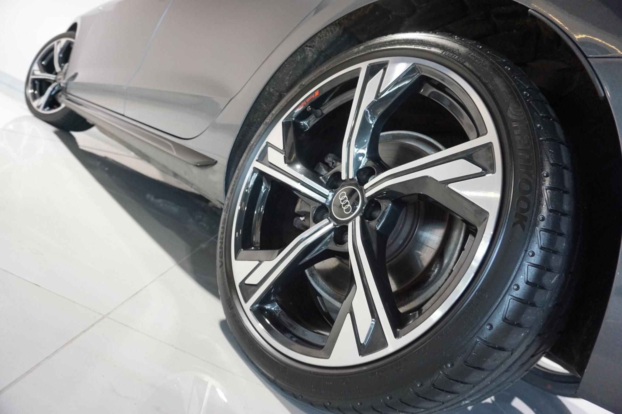 Audi A4 2.0 TDI 40 Black Edition Saloon 4dr Diesel S Tronic quattro Euro 6 (s/s) (204 ps)